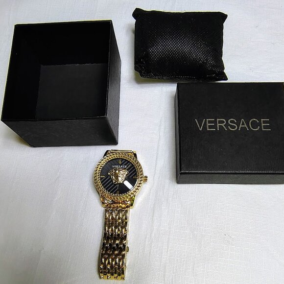NEW VERSACE  BLACK AND GOLD 40MM WATCH - Picture 2 of 6